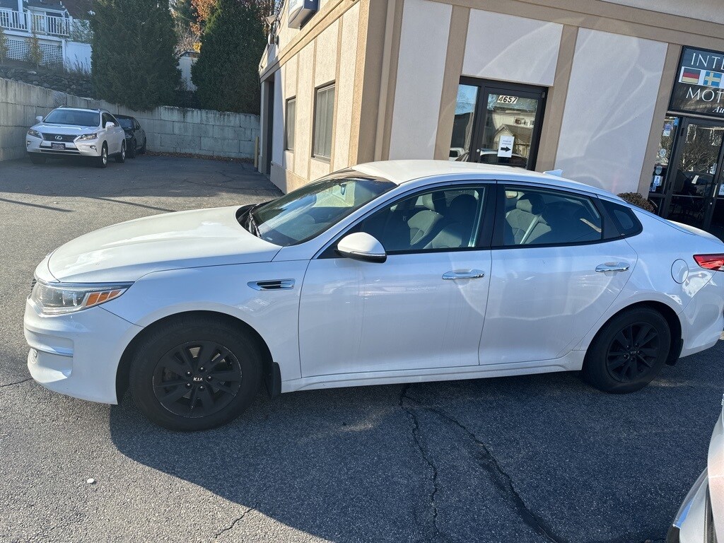 2016 Kia Optima LX photo 4