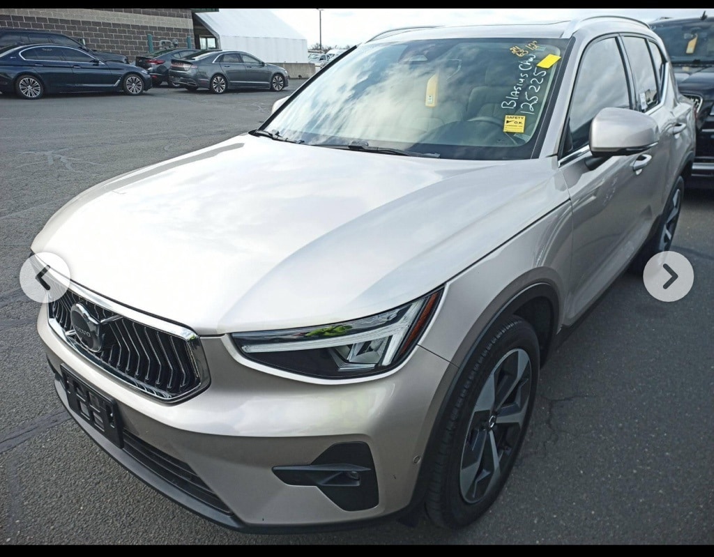 Used 2024 Volvo XC40 B5 Plus Bright Theme SUV