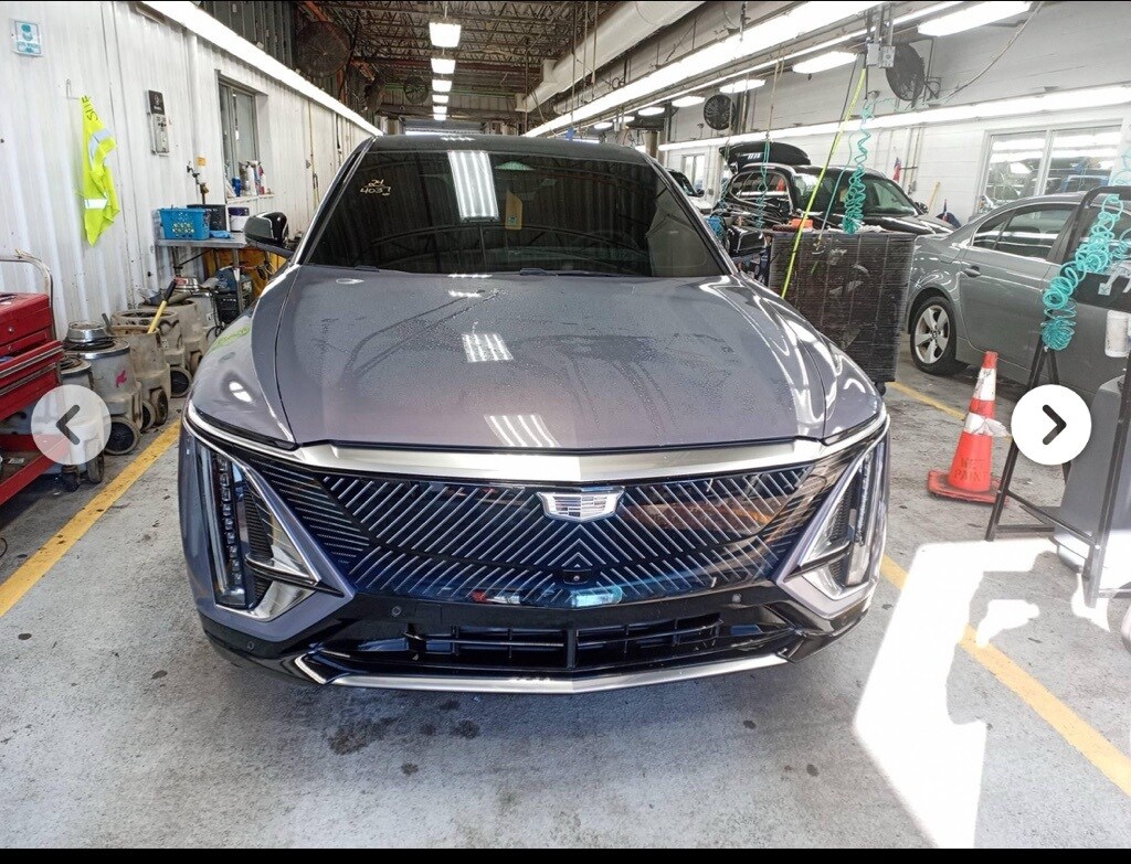 2024 Cadillac Lyriq Luxury photo 3