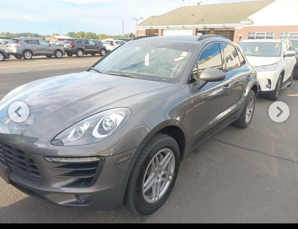 2018 Porsche Macan Base photo 2