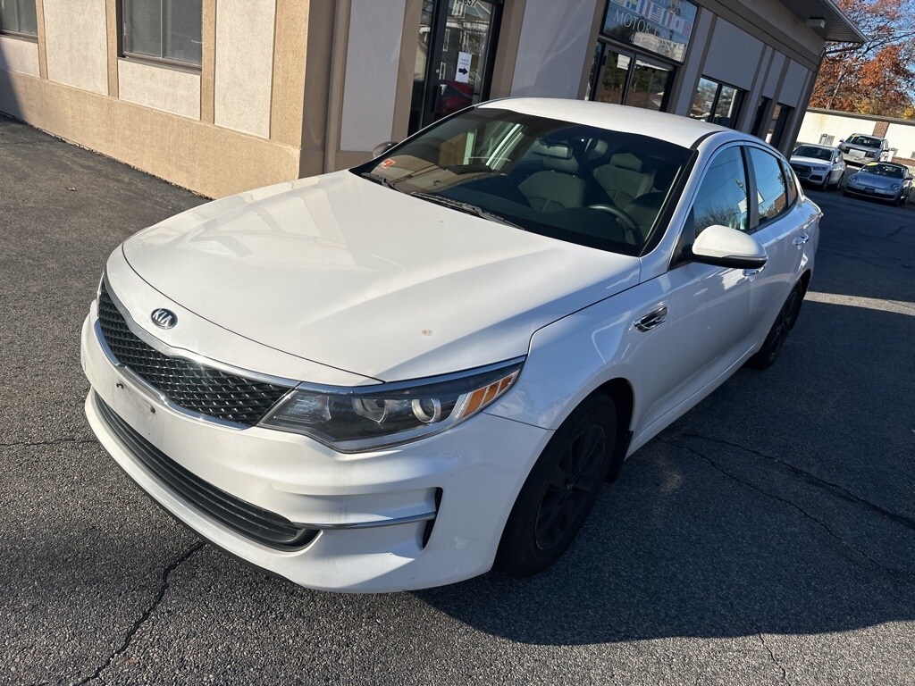 2016 Kia Optima LX photo 3