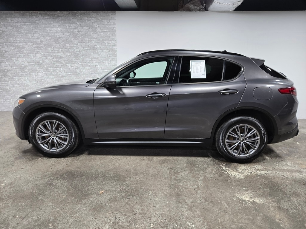 Used 2022 Alfa Romeo Stelvio Sprint SUV