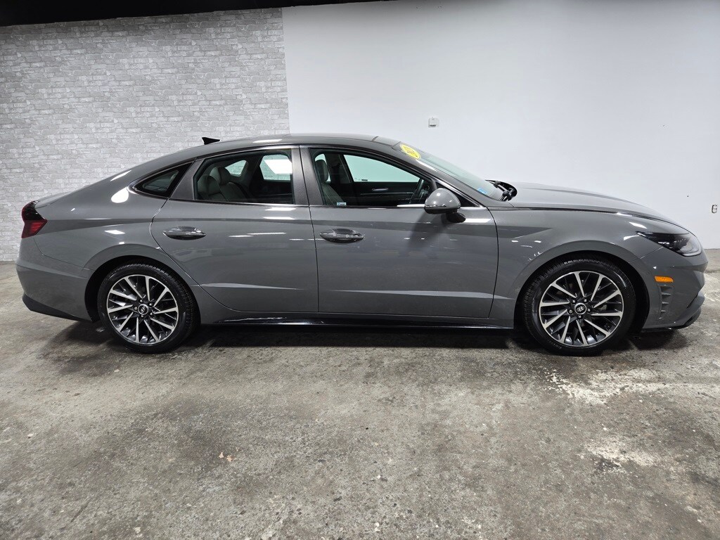 2020 Hyundai Sonata Limited photo 3