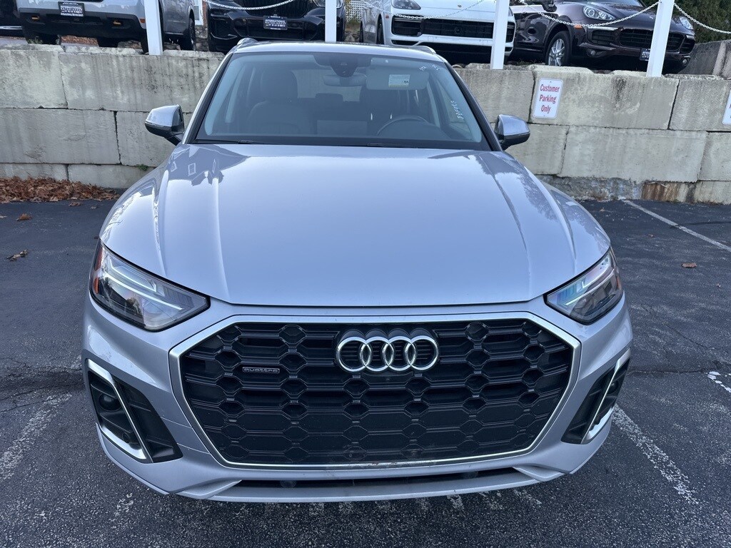 2023 Audi Q5 45 S line Premium Plus photo 2