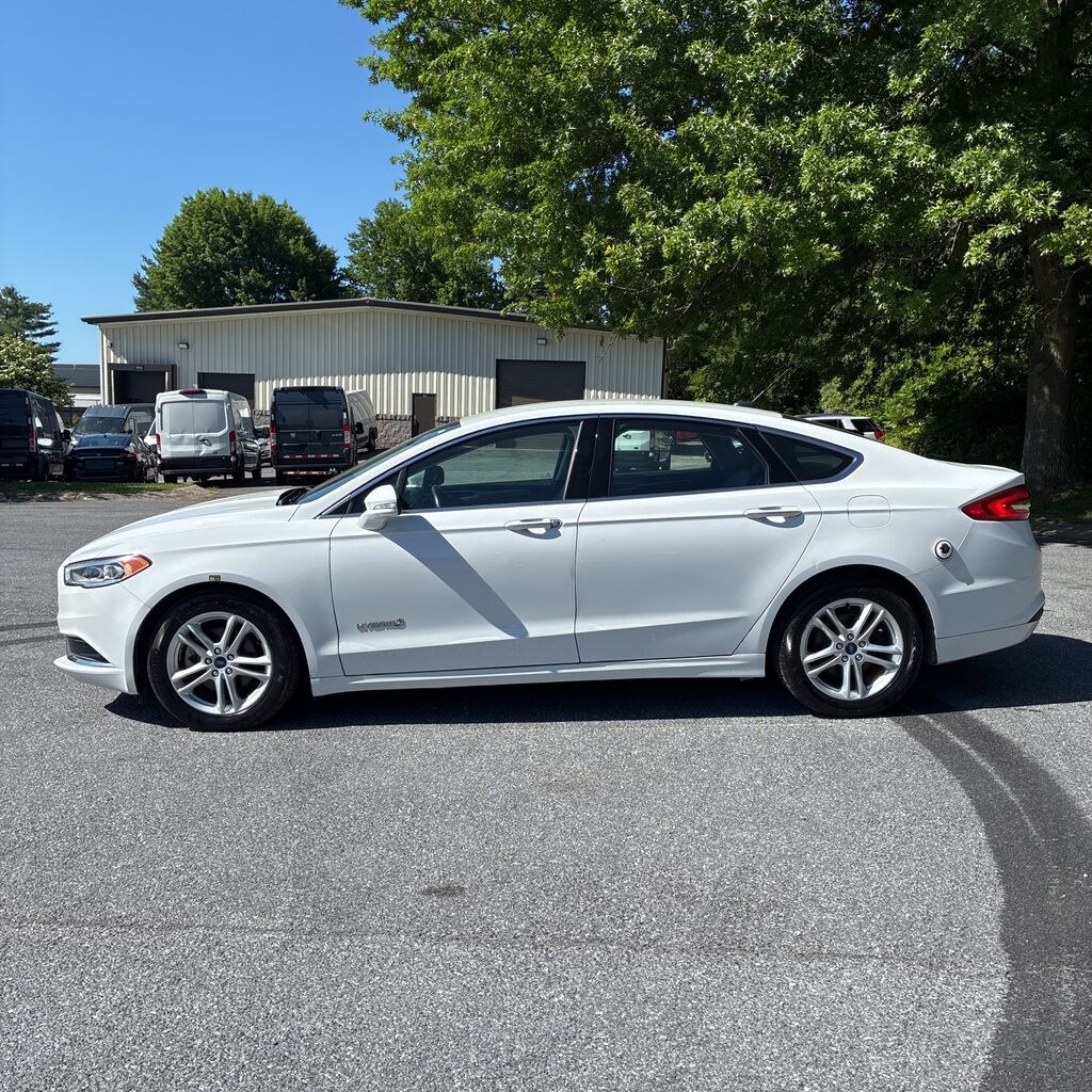 Used 2018 Ford Fusion Hybrid SE Sedan