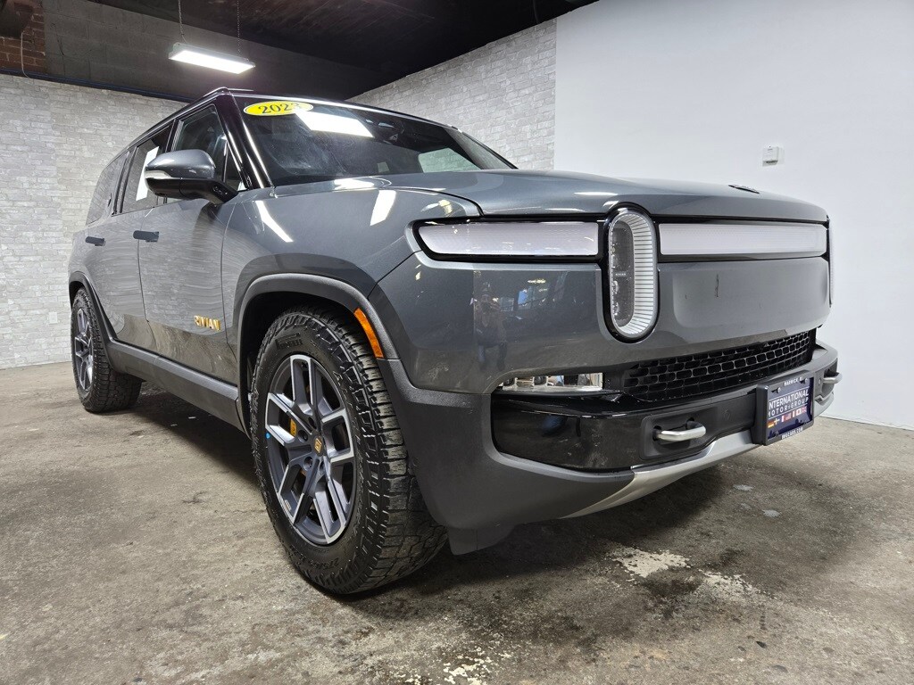 2023 Rivian R1S Adventure photo 3
