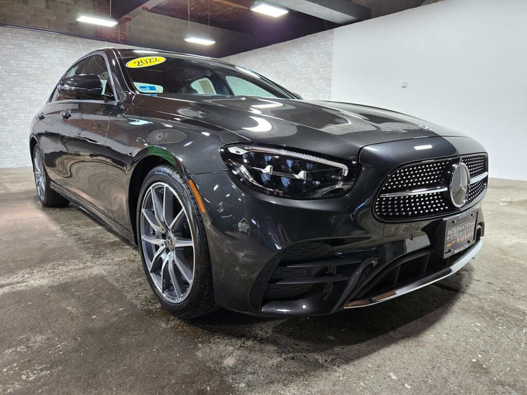 2022 Mercedes Benz E 350 Sedan photo 3