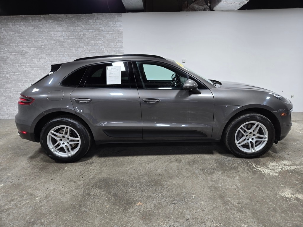 Used 2018 Porsche Macan Base SUV