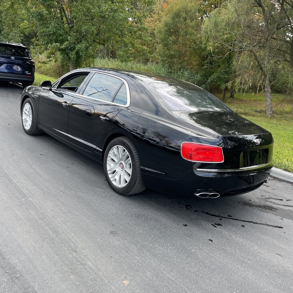2018 Bentley Flying Spur V8 photo 4