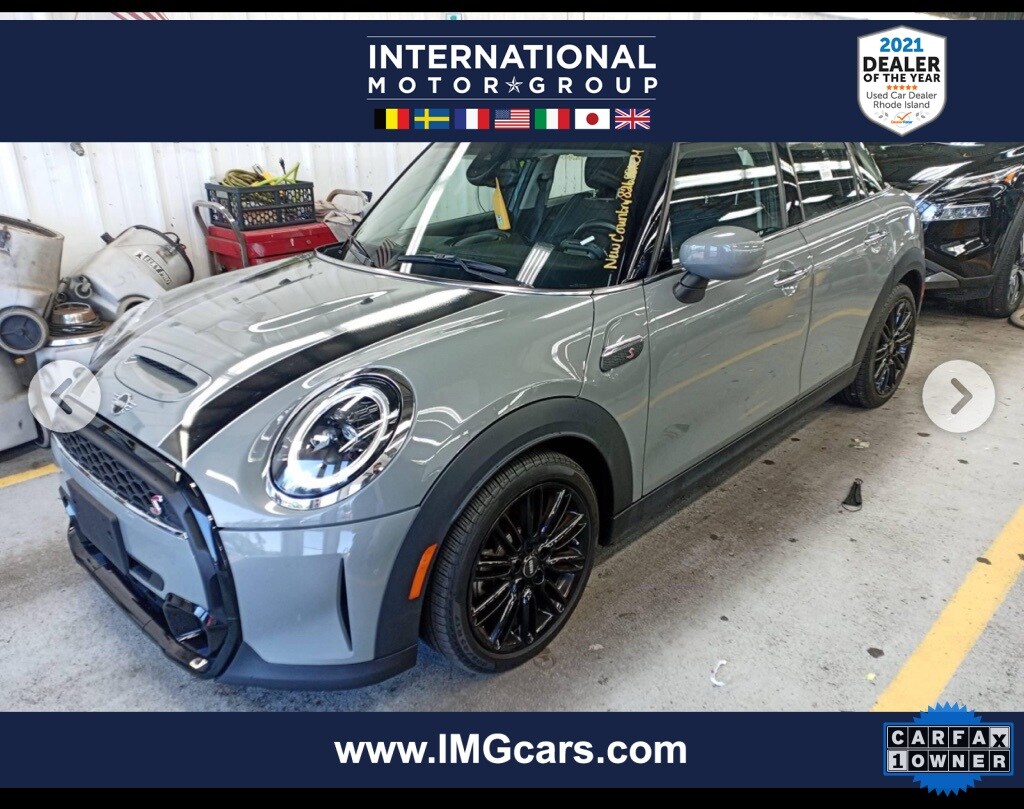 2023 Mini Cooper 4 Door Hardtop Signature photo 2