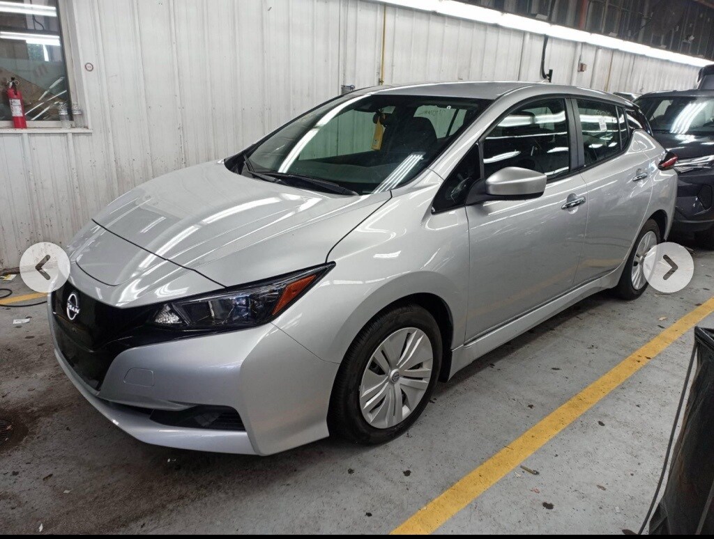 2023 Nissan Leaf S photo 2