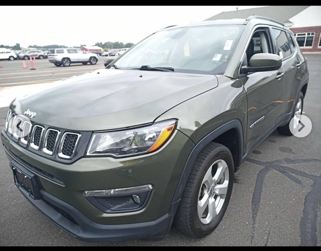 2018 Jeep Compass Latitude photo 2