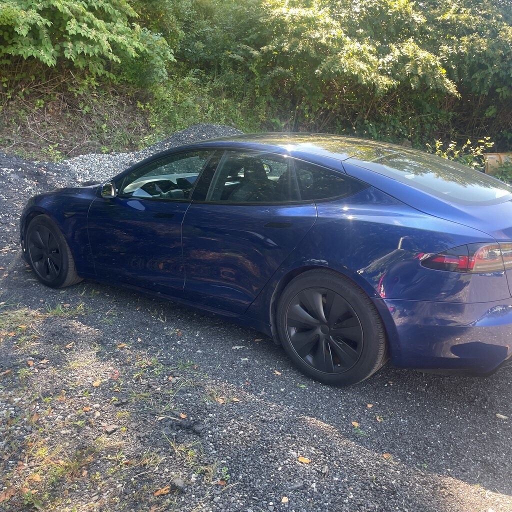 2022 Tesla Model S photo 2