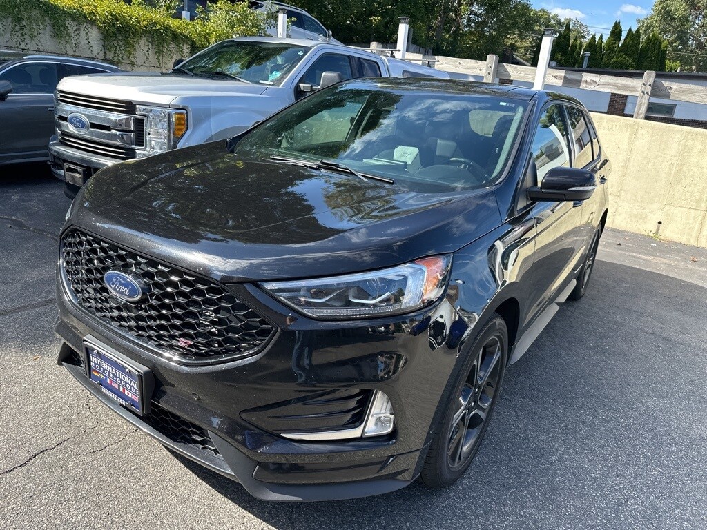 2021 Ford Edge ST photo 3