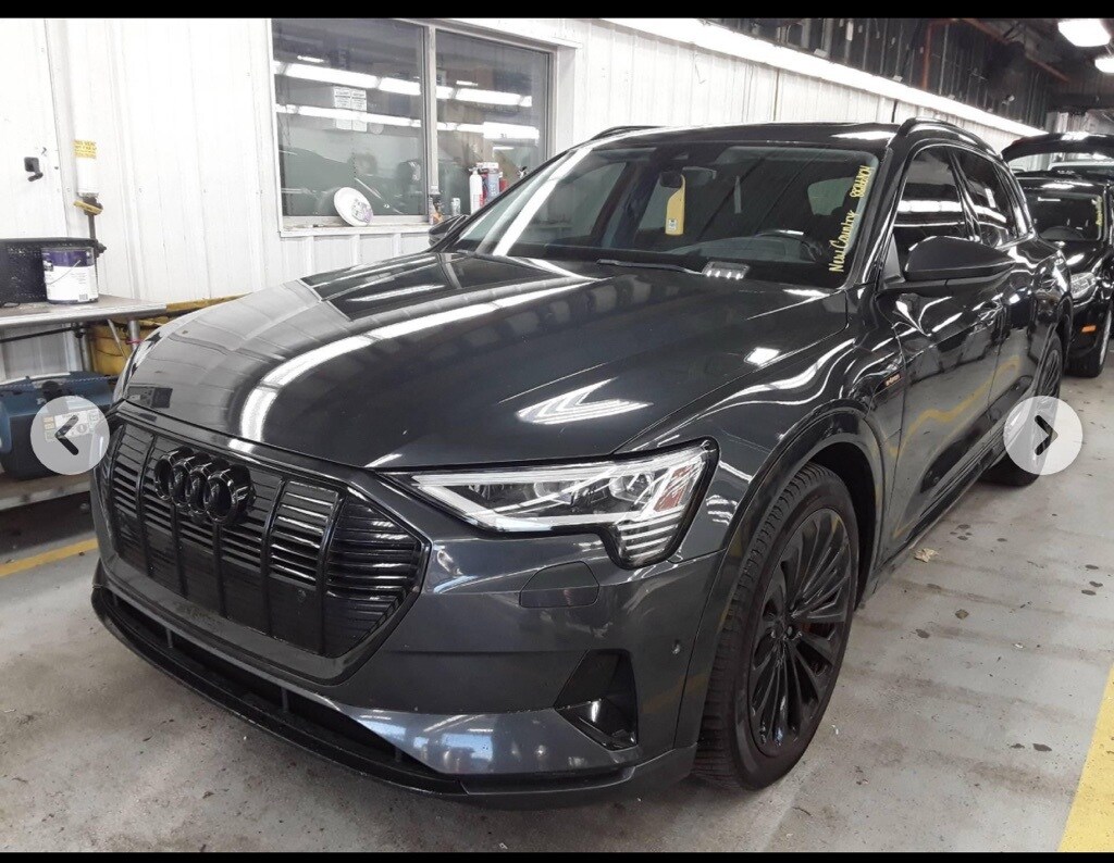 2019 Audi e-tron Prestige photo 2