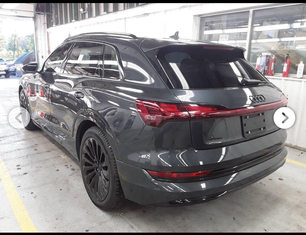 2019 Audi e-tron Prestige photo 4