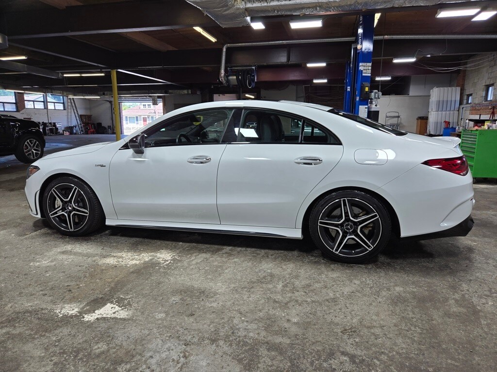 2022 Mercedes Benz CLA 35 AMG photo 2