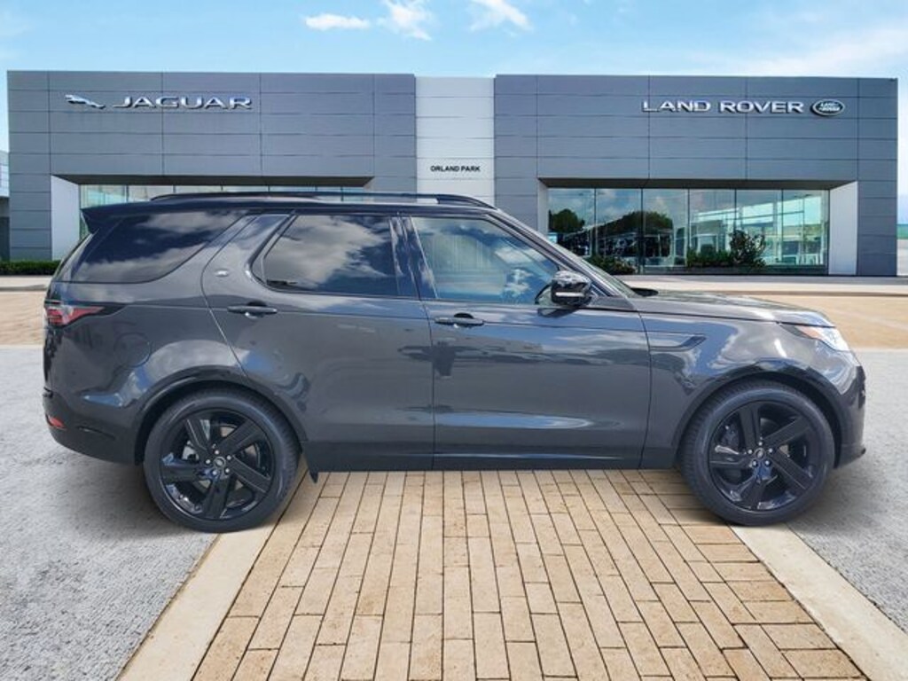 Used 2025 Land Rover Discovery Dynamic SE SUV