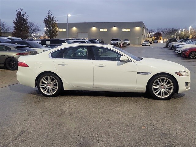 2016 Jaguar XF 35t Prestige photo 4
