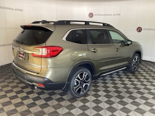 2025 Subaru Ascent Limited photo 4