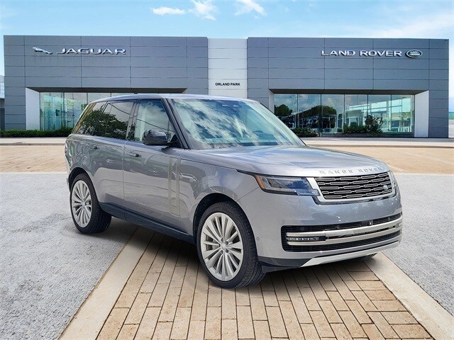 2024 Land Rover Range Rover SE photo 2