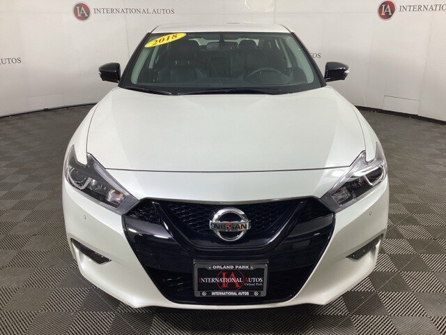 2018 Nissan Maxima SR photo 2