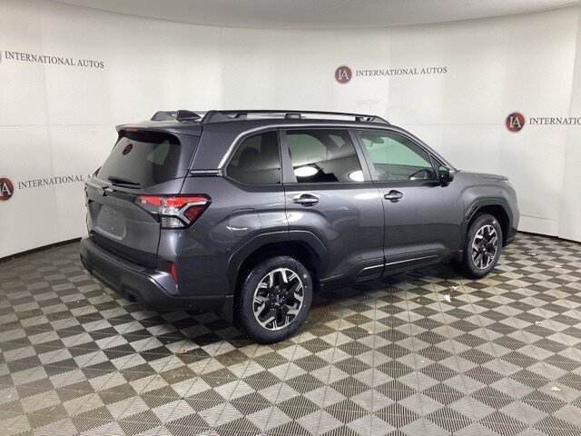 2026 Subaru Forester Premium photo 4