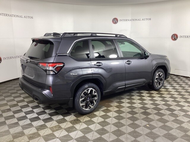 2026 Subaru Forester Premium photo 4