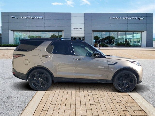 2024 Land Rover Discovery SE photo 4