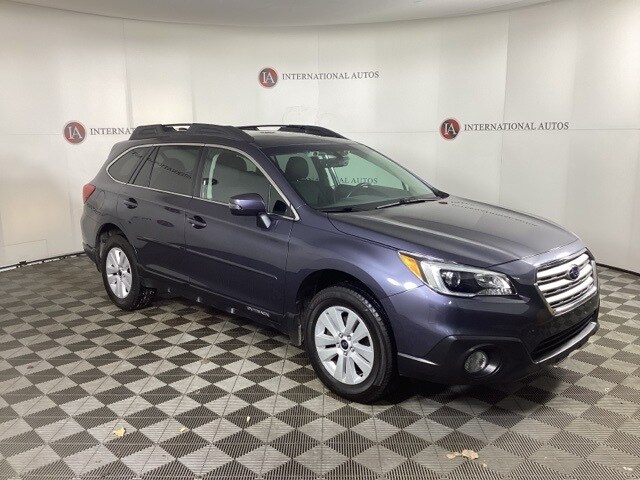 2017 Subaru Outback 2.5i Premium photo 3