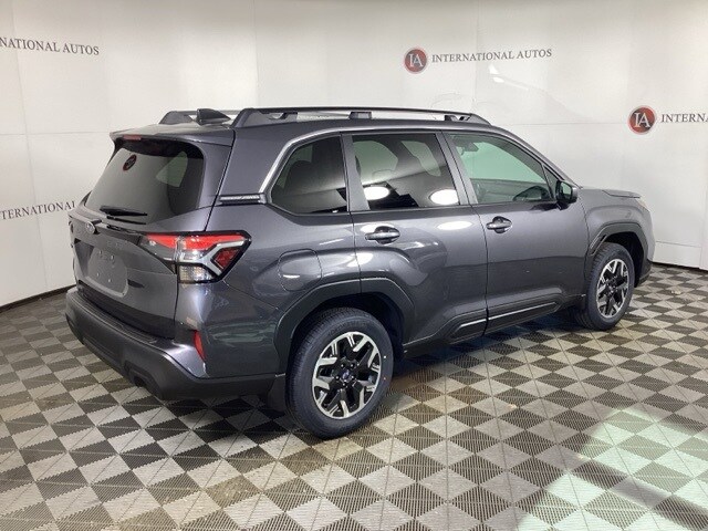 2026 Subaru Forester Premium photo 4