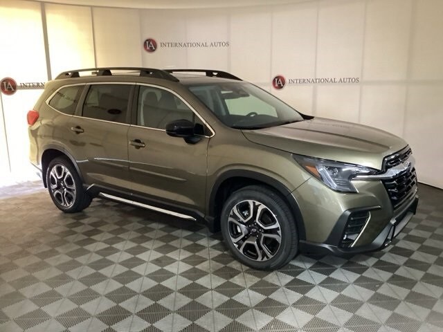 2025 Subaru Ascent Limited photo 3