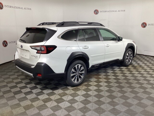 2025 Subaru Outback Limited XT photo 3