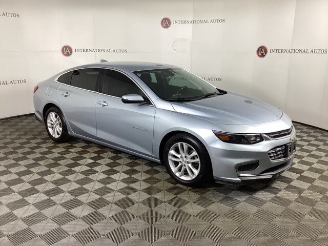 2017 Chevrolet Malibu 1LT photo 3