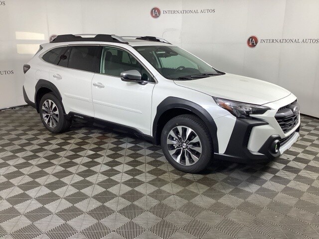 2025 Subaru Outback Touring photo 2