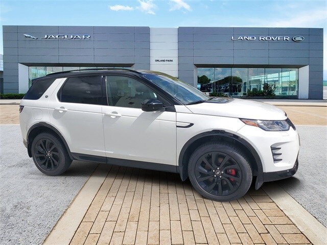 2025 Land Rover Discovery Sport SE photo 2