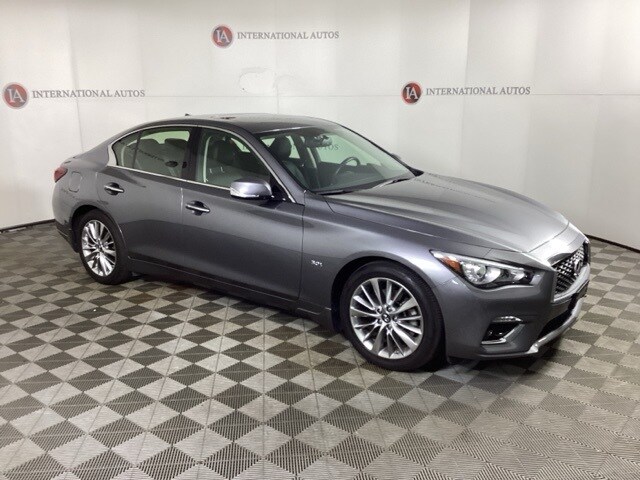 2018 Infiniti Q50 3.0t LUXE photo 3