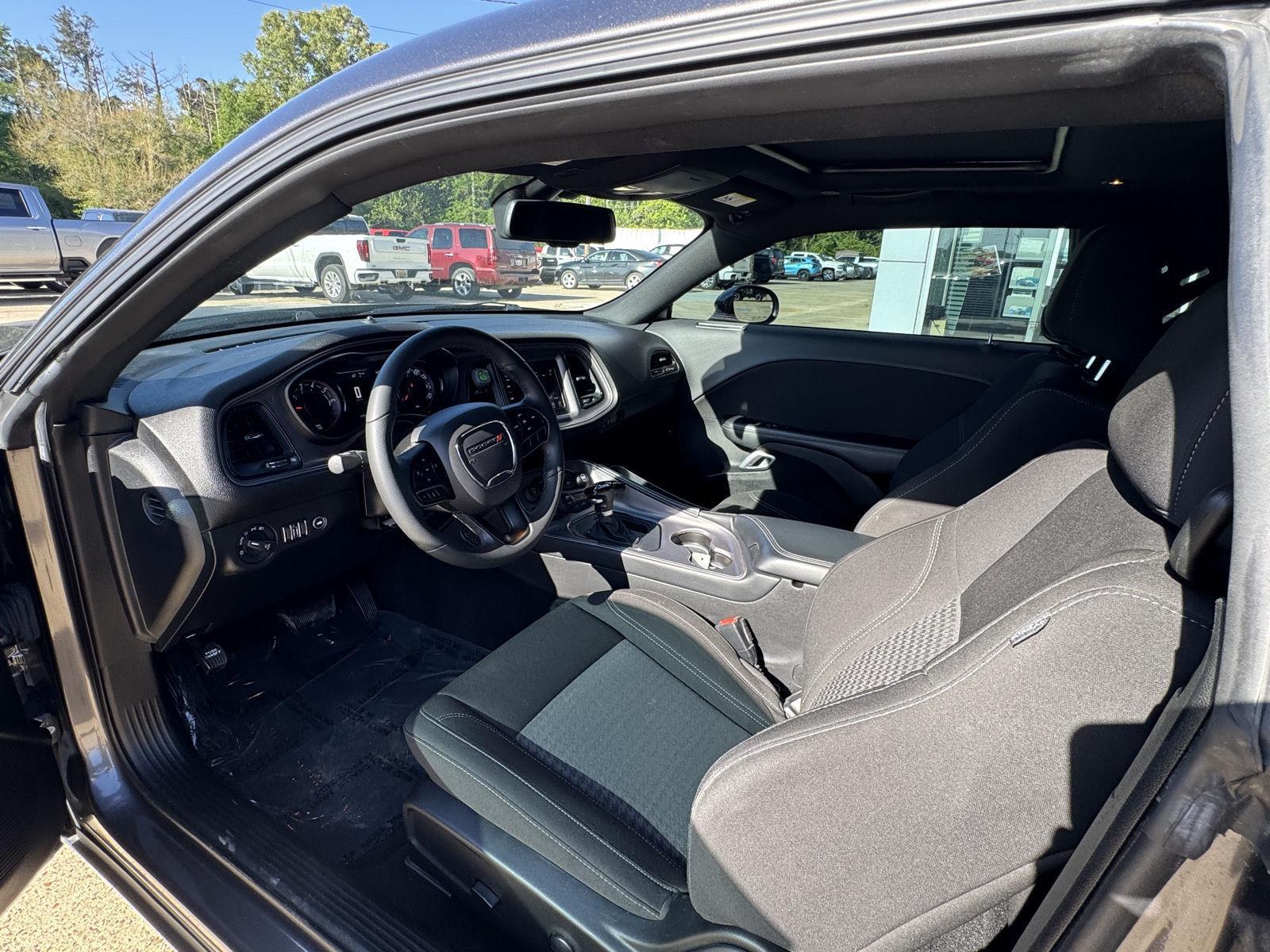2023 Dodge Challenger SXT - Photo 4