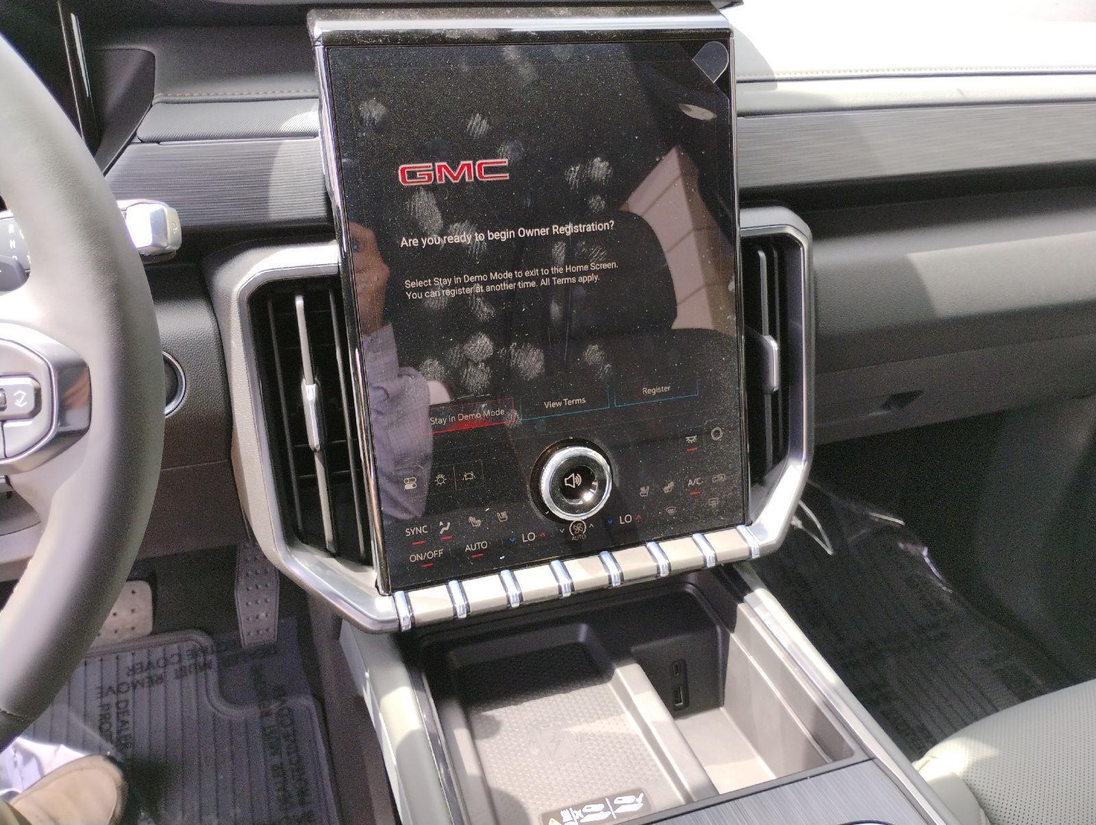2026 GMC Acadia AT4 - Photo 26