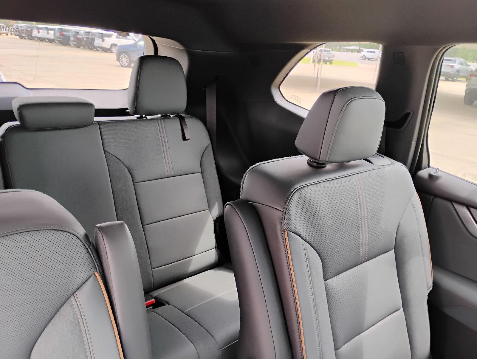 2026 GMC Acadia AT4 - Photo 18