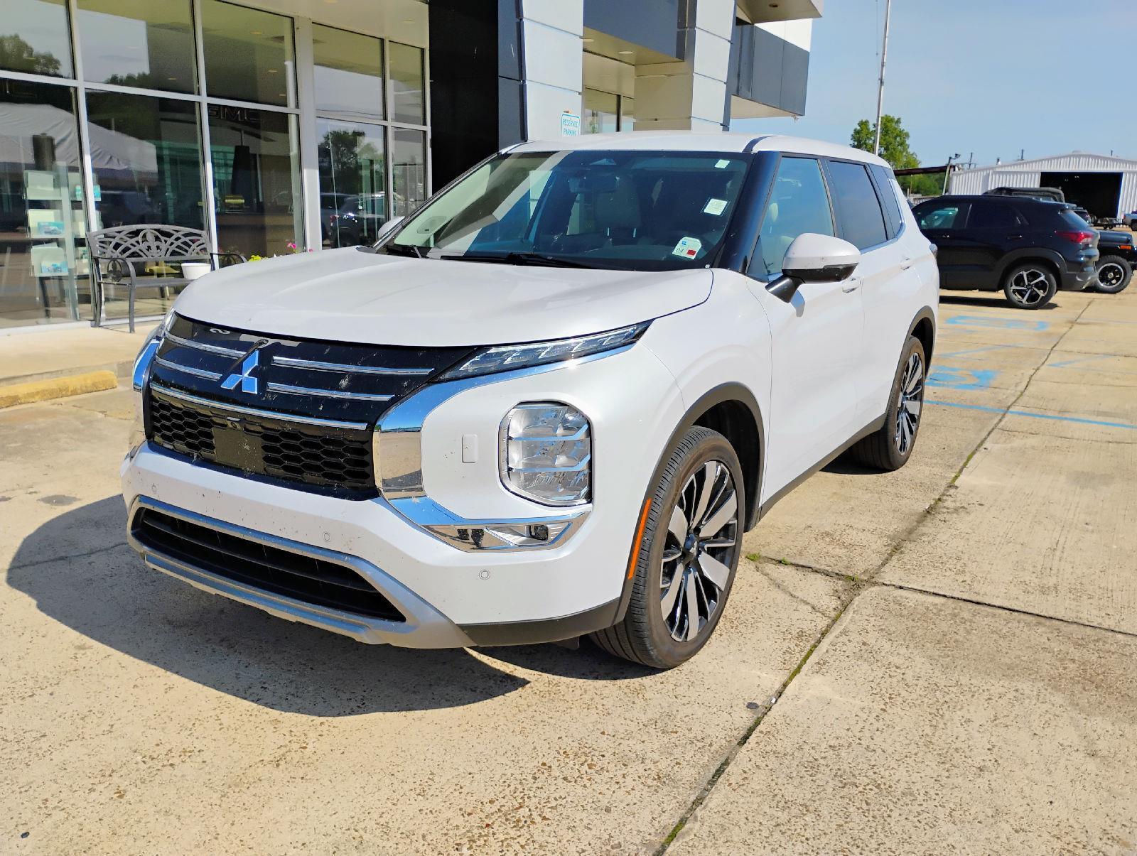 2025 Mitsubishi Outlander SE S-AWC's photo