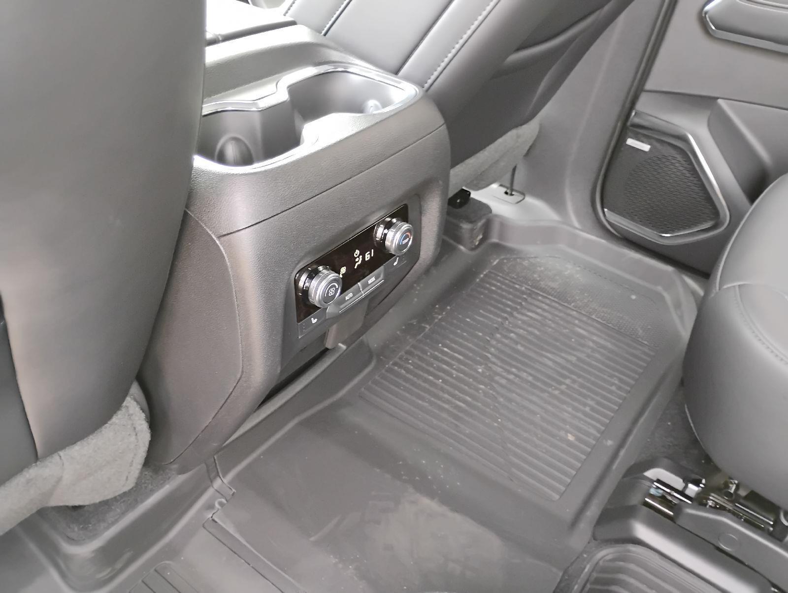 2026 GMC Acadia Elevation - Photo 8