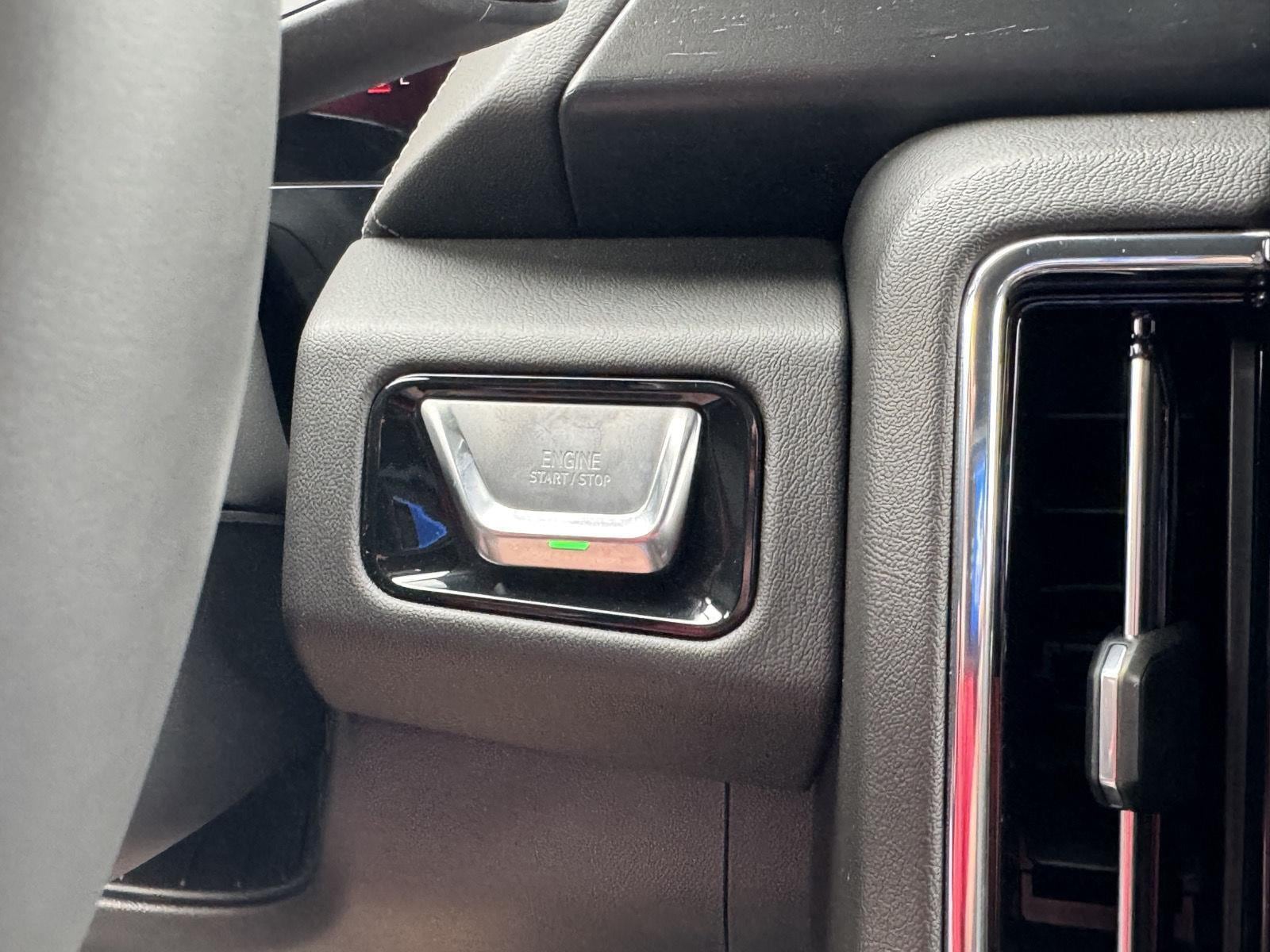 2026 GMC Yukon XL Denali - Photo 28