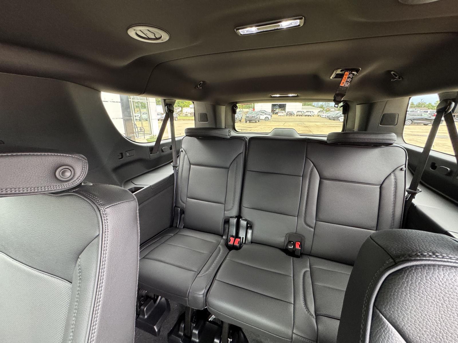 2026 GMC Yukon XL Denali - Photo 17