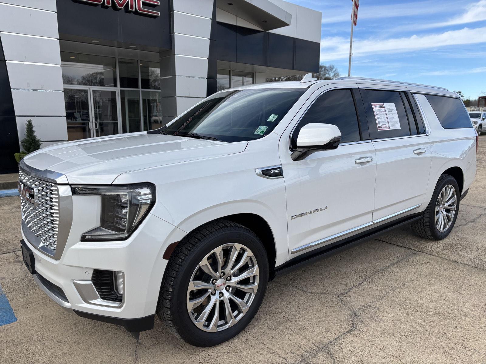 2023 GMC Yukon Denali's photo