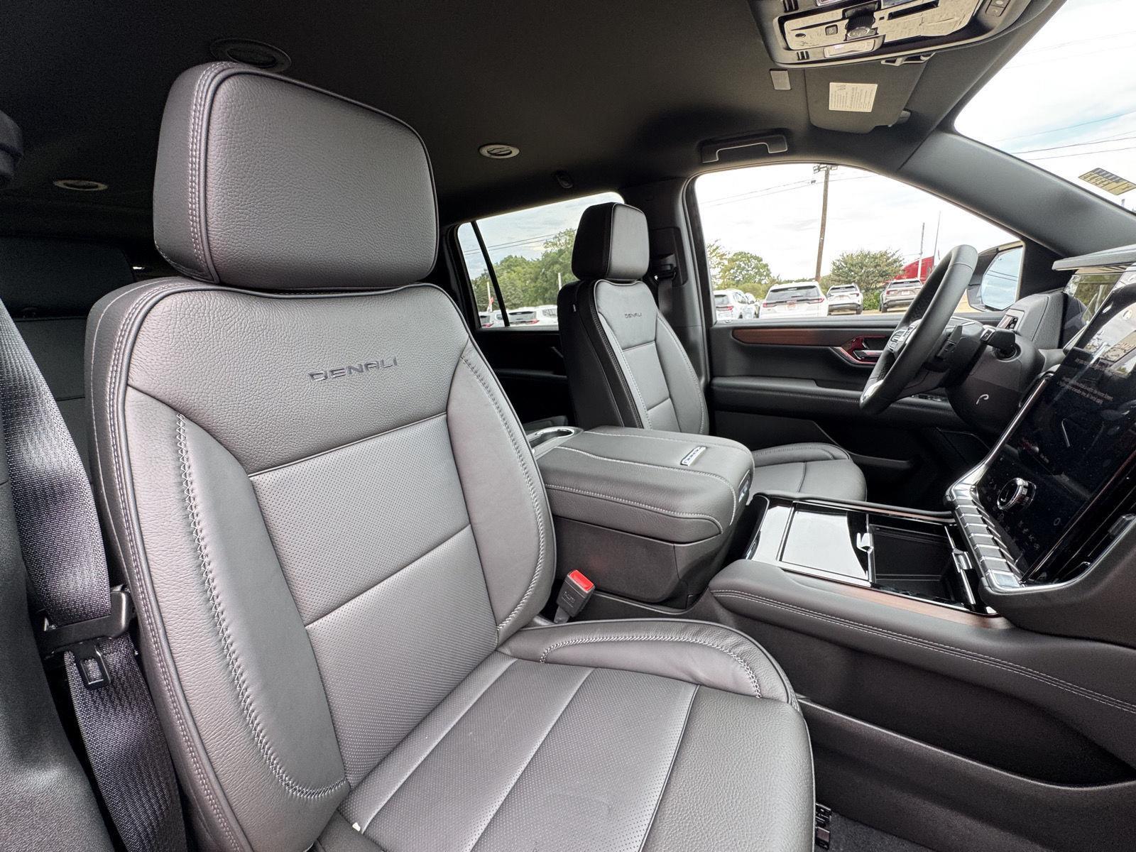 2026 GMC Yukon XL Denali - Photo 20