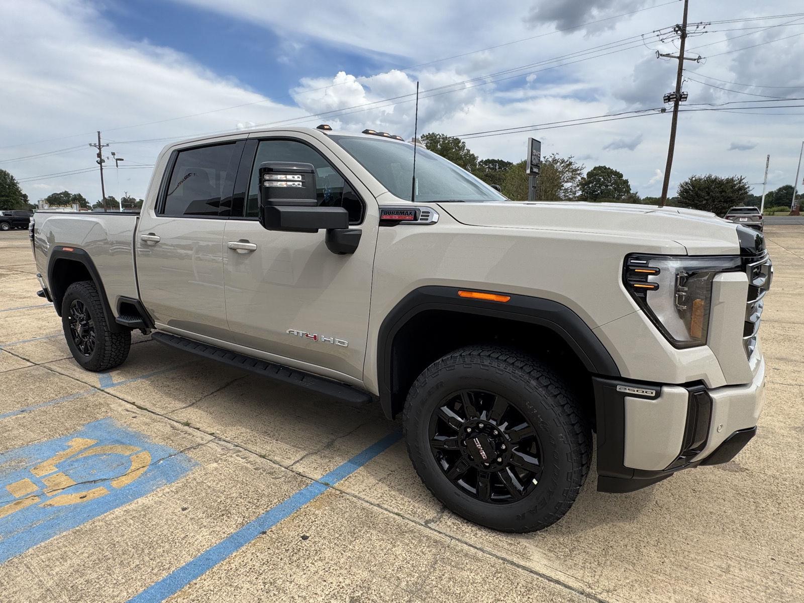 2026 GMC Sierra 2500HD AT4 - Photo 6