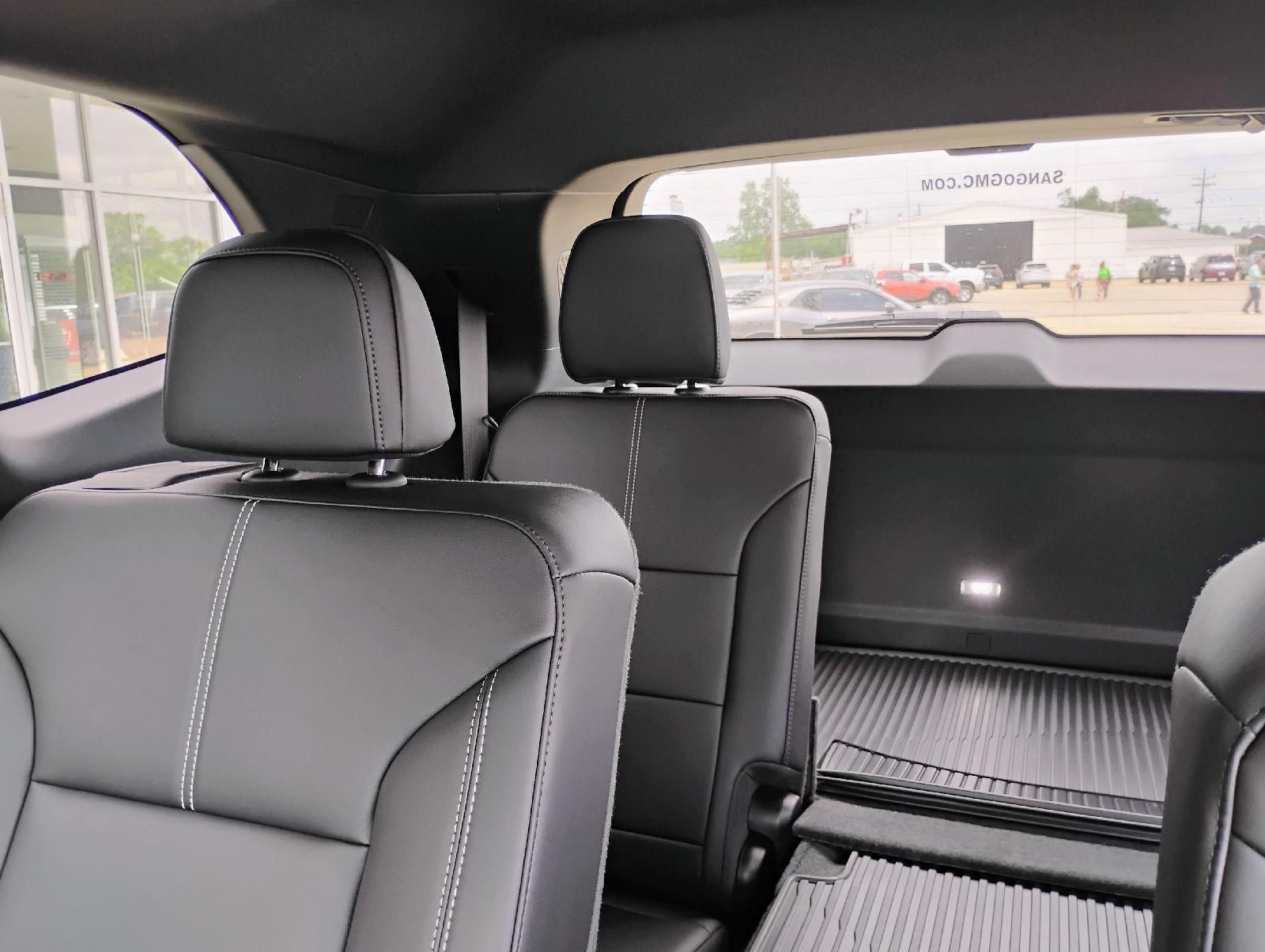 2026 GMC Acadia Elevation - Photo 10