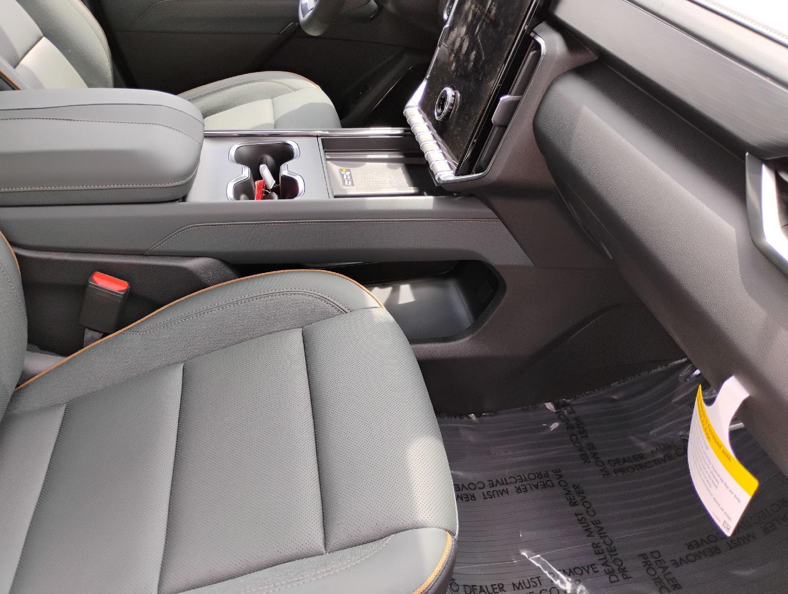 2026 GMC Acadia AT4 - Photo 20