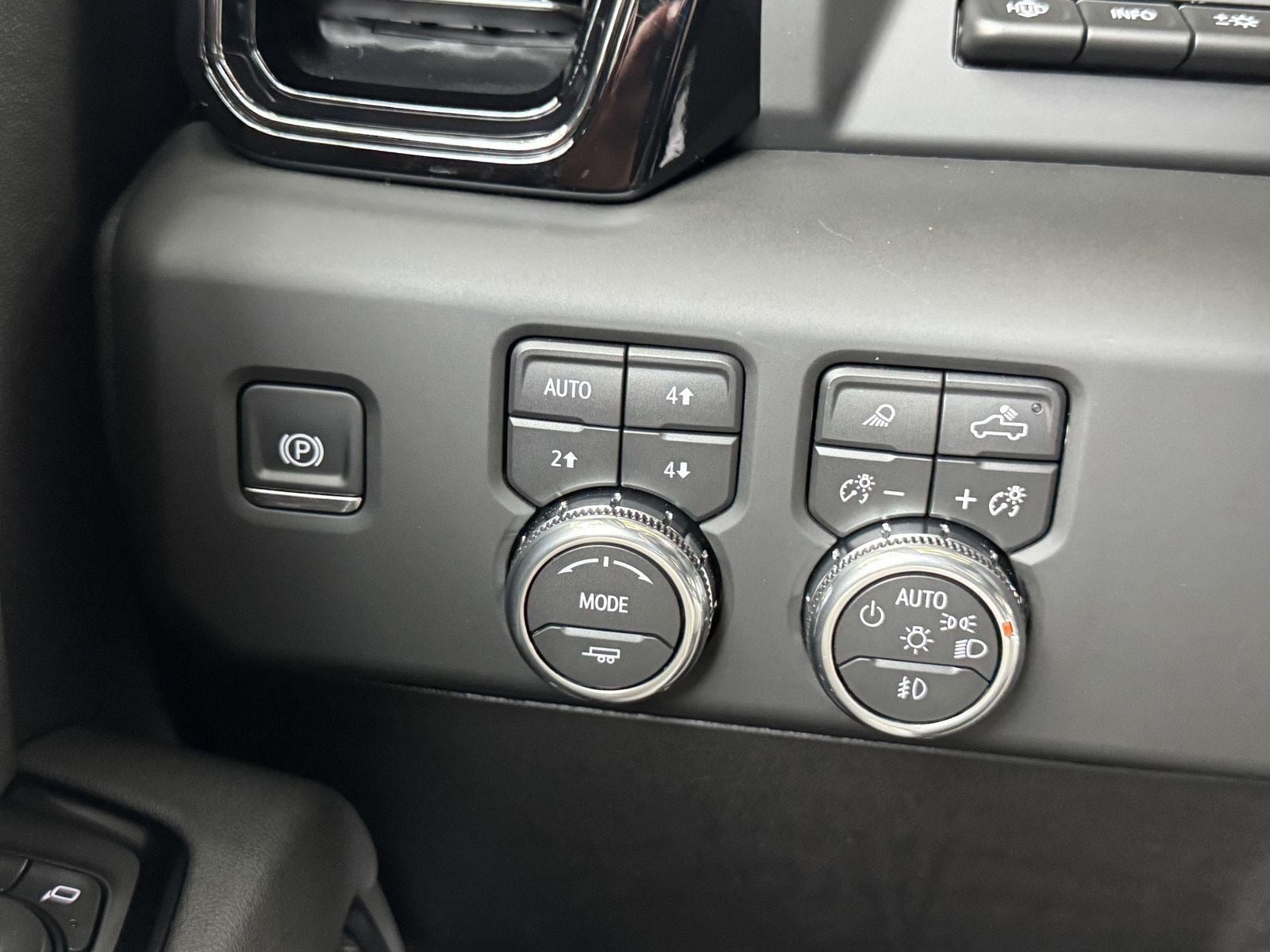 2026 GMC Sierra 2500HD AT4 - Photo 17